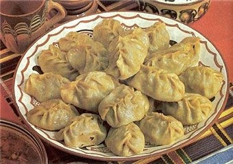 подаємо манти з кислого тесту