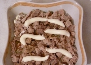 викладаємо шар м'яса