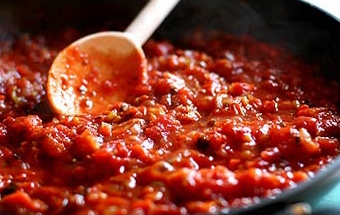 пісна томатна заправка з цибулею для салатів