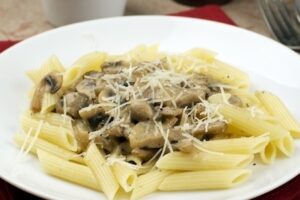 Паста з грибами