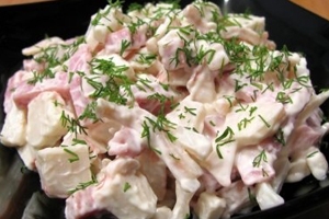 Салат картопляний з кальмаром