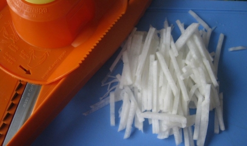 трьом редьку