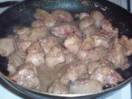 швидко обсмажуємо курячу печінку