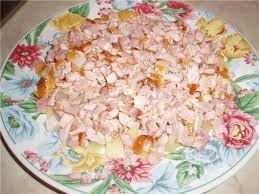 перевертаємо салатну миску на сервірувальне блюдо