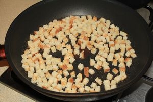 ...або обсмажуємо їх на сковороді.