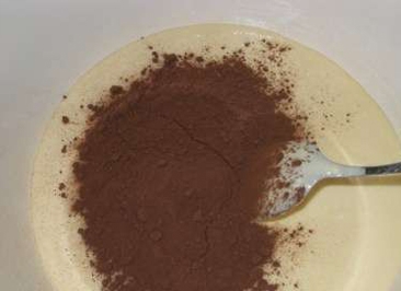 Додаємо в тісто какао