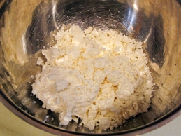 перемішуємо маргарин з борошном