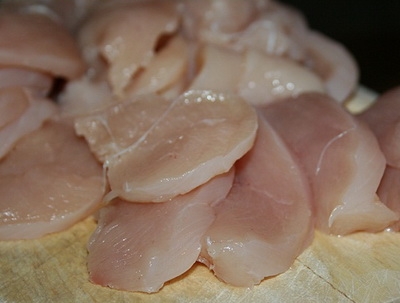 куряче філе нарізаємо