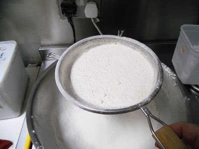 борошно в ситі