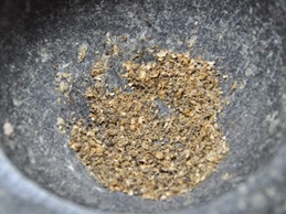 подрібнюємо перець горошком