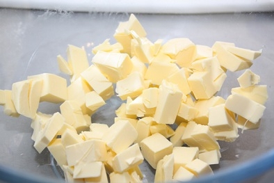масло Ріжемо кубиками