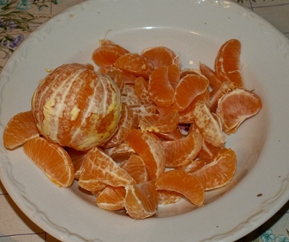 Чистимо мандарини