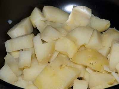 розминаємо картоплю