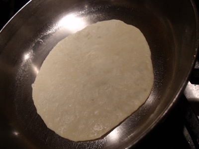 коржик на сковороді
