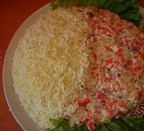 Викладаємо подрібнені яйця