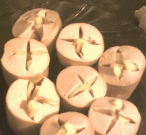 обробляємо сардельки