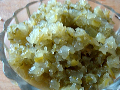 Подрібнюємо огірки