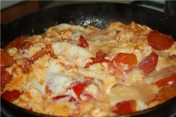 Додаємо сир сулугуні