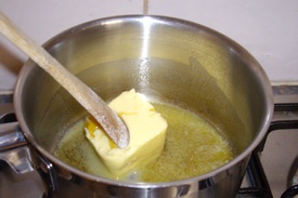 розтопити вершкове масло