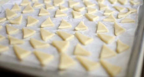 Викладаємо крекери на деко