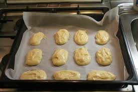 запікаємо тісто для еклерів
