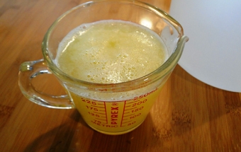 видавлюємо сік лимона