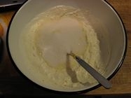 Змішуємо сметану з вершковим маслом