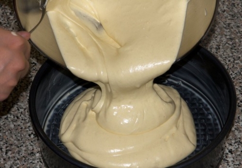 тісто у форму