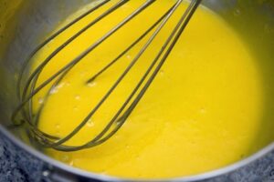 Соус яєчно &; масляний до риби