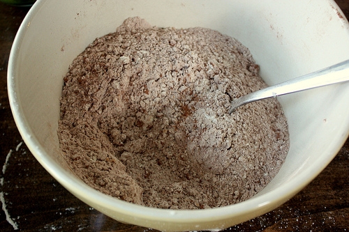 змішуємо всі сухі компоненти страви