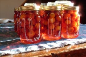 Сливи консервовані