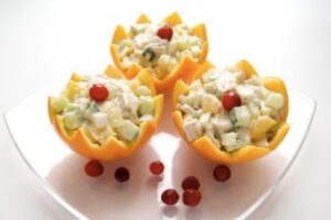 Салат в апельсині