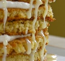 Торт медовий зі згущеним молоком