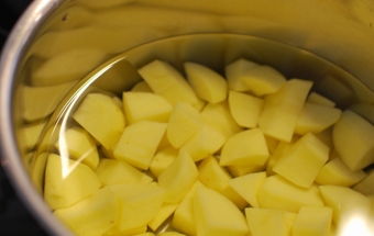 подрібнюємо картоплю