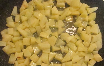 обсмажуємо картоплю