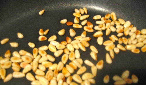 обсмажуємо горішки