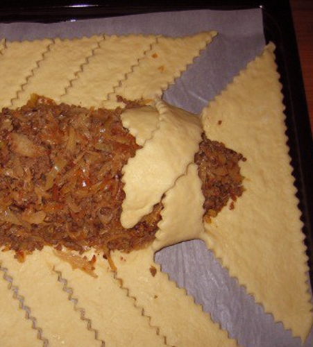 Загортаємо начинку в тісто