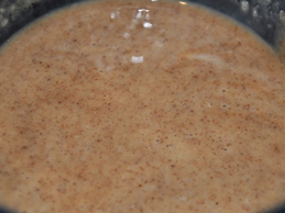 перемішуємо суху суміш з яєчно-молочної масою