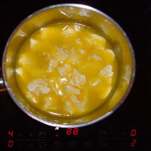 розтоплений маргарин