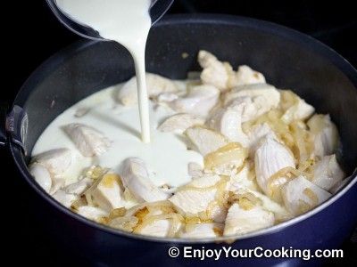 курка з соусом з вина і вершків