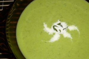 Суп-пюре з зеленого горошку