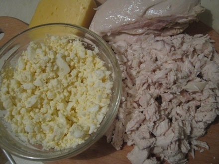 викладаємо салат шарами