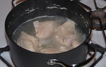 відварюємо куряче філе