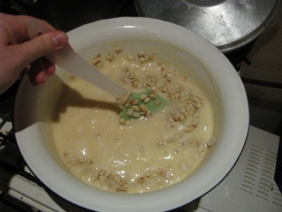 гарячу суміш переміщаємо в зручну ємність і остуджуємо