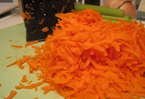 подрібнюємо морква