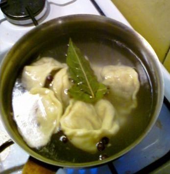 варимо пельмені