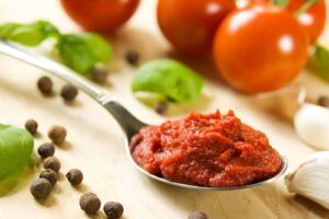 Томатна паста гостра