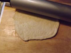 розкачуємо з колобка коржик