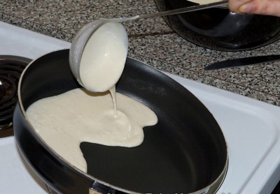 млинці на сковороді