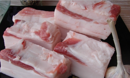 Обробляємо сало